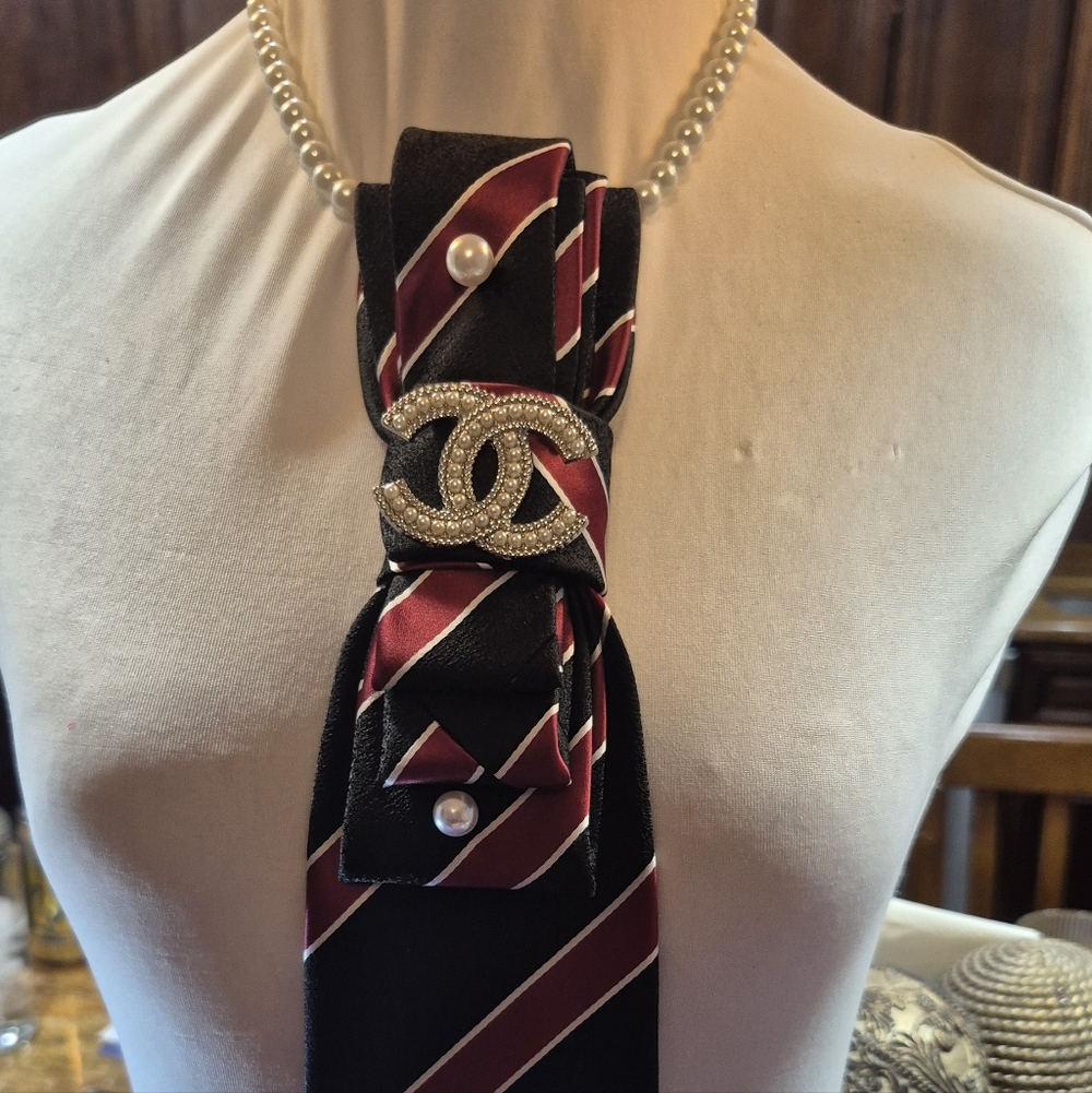 Elegant Neckties Accent For Womens